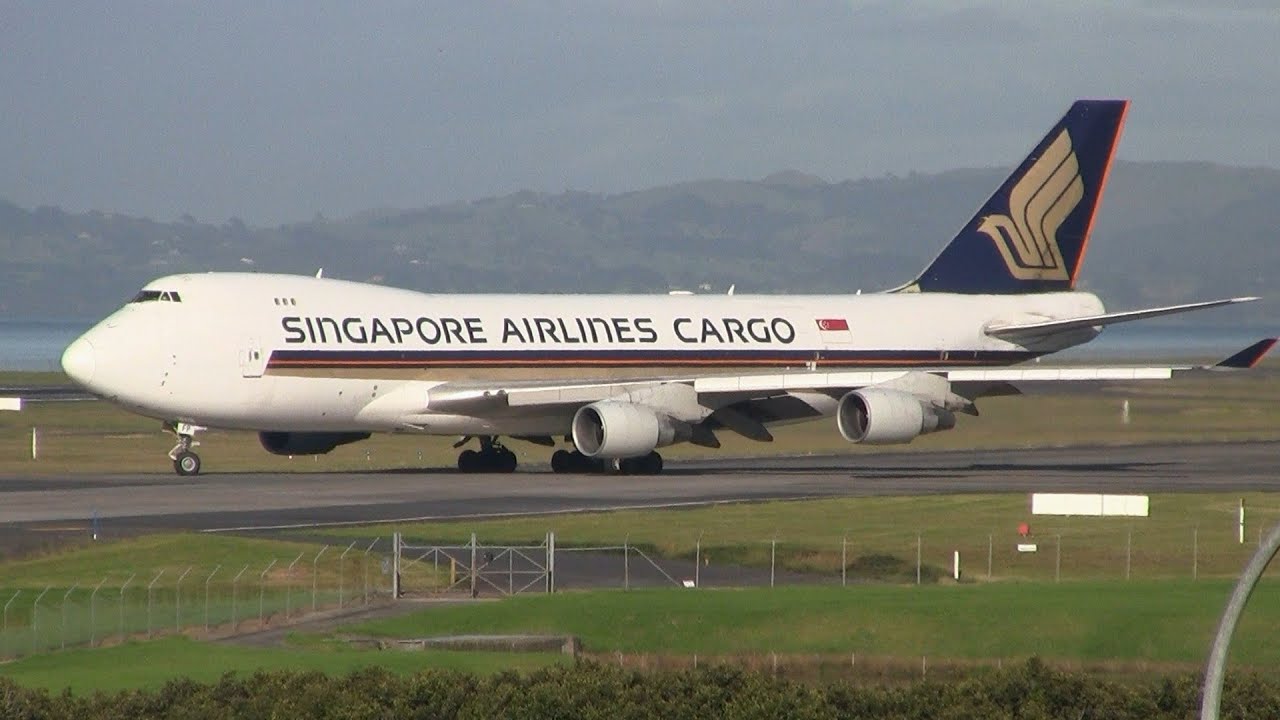 Singapore Airlines Cargo ► Boeing 747-400F ► Takeoff ✈ Auckland Airport