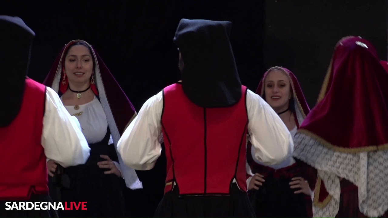 Il Gruppo Folk “Tradizioni popolari” di Lotzorai alla Cavalcata Sarda 2019