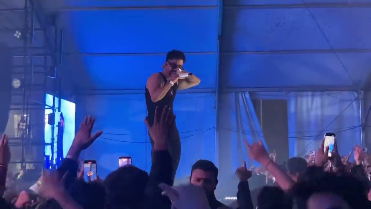 Harrdy Sandhu's live performance at Bennett University