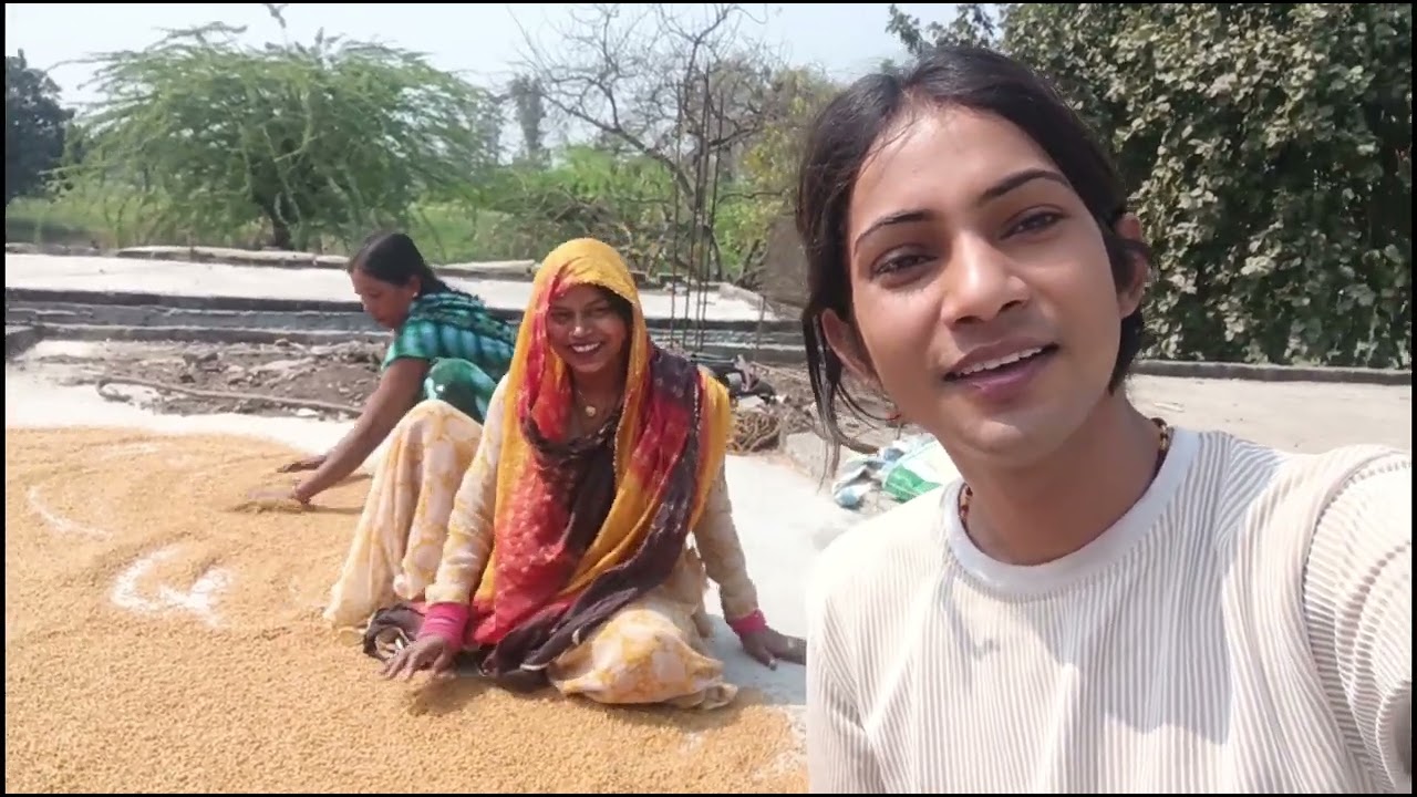 खुशबू रानी के मम्मी और मोनिका जी क्या कर रही हैं