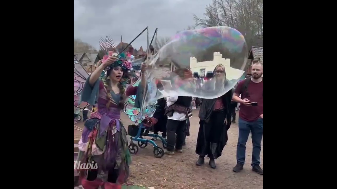 Primrose The Fairy, Primrose is a real-life fairy specializing in bubble magic!