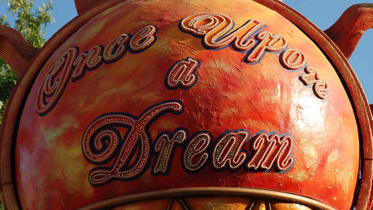 Disneyland Resort Paris - Disney's Once Upon a Dream Parade (2008)
