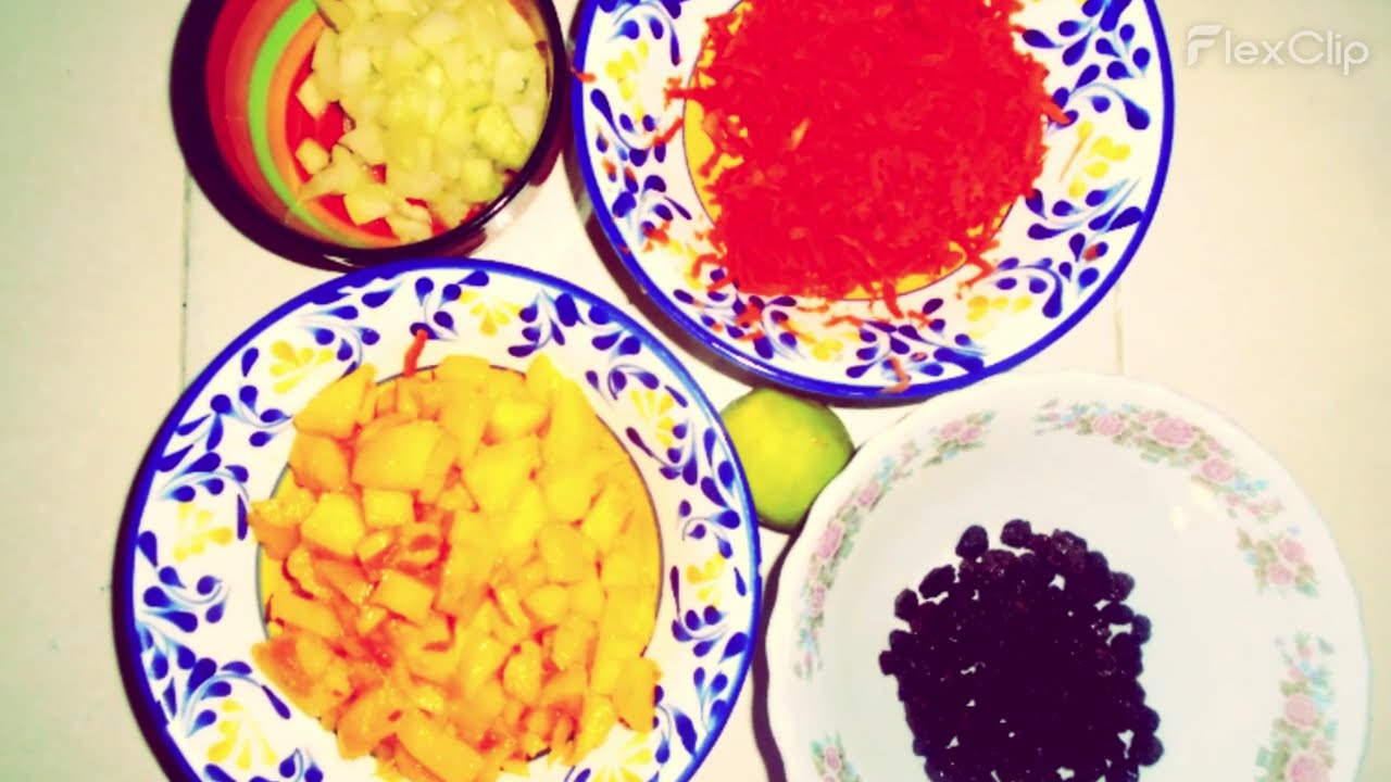 Ensalada fresca de pepino,mango,uvas pasas y zanahoria