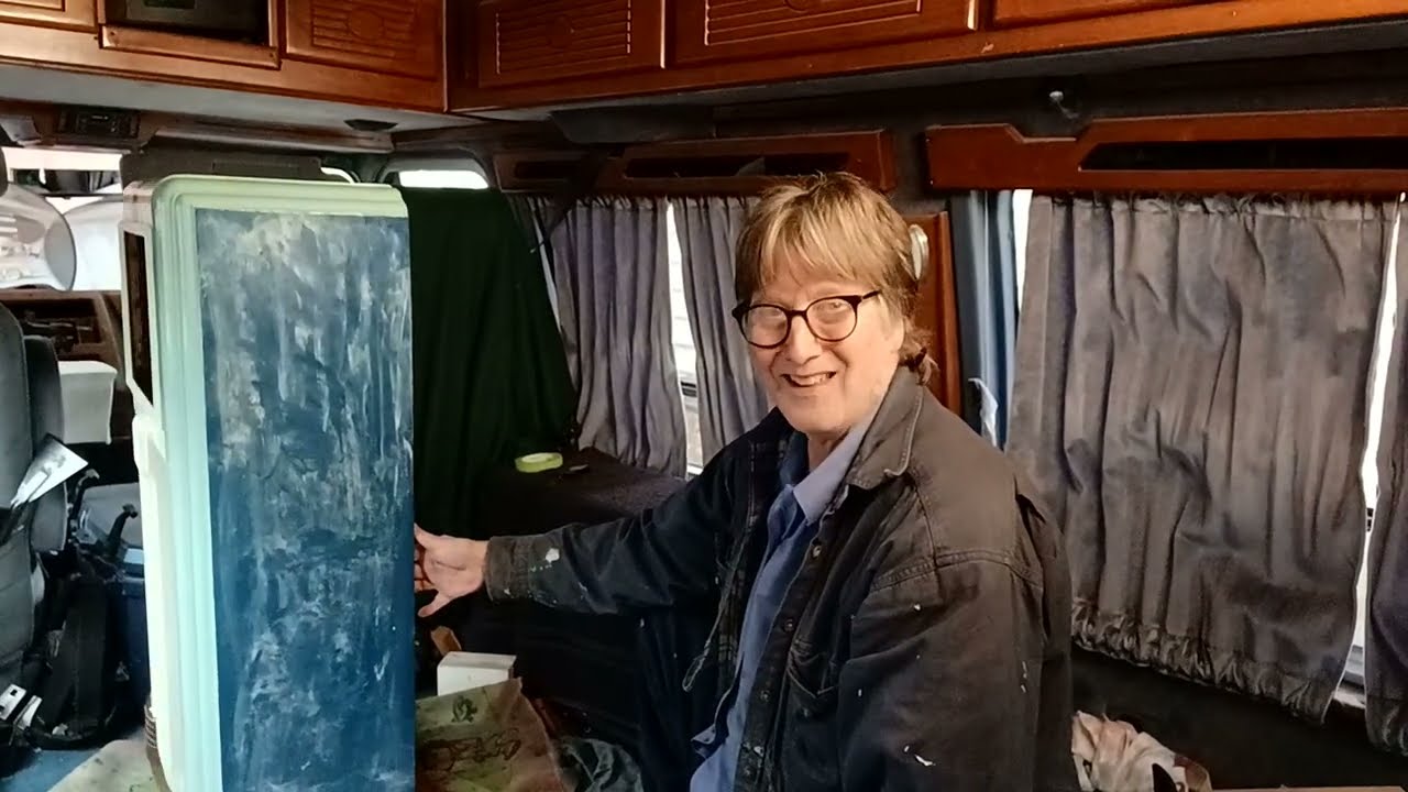 HOW TO FAUX BAKELITE PAINTING...VINTAGE RADIO TO MODERN TV... PART 36