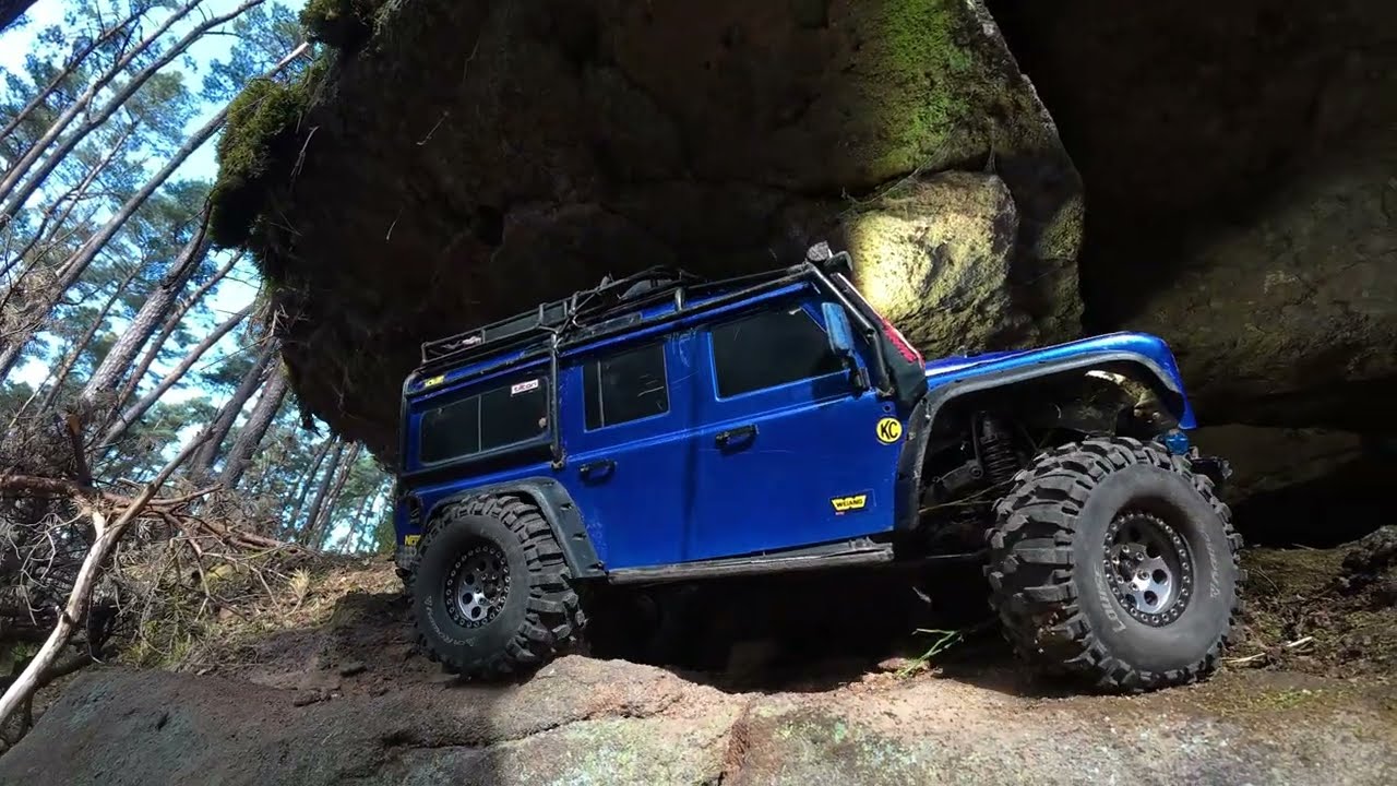 TRX 4 Defender im Gebiet