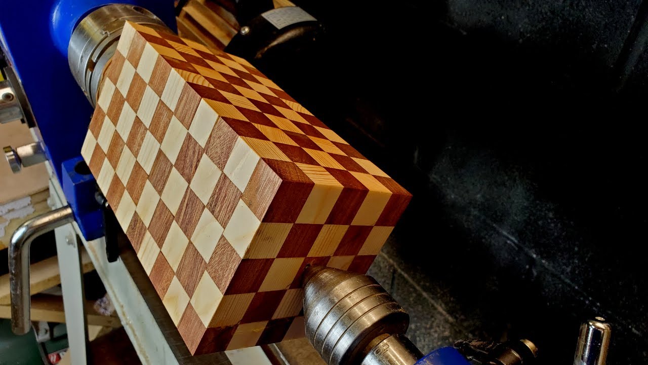 Woodturning-checkered vase