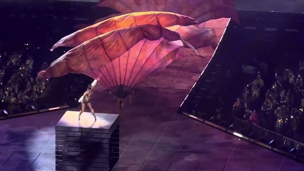 Miss Americana and Cruel Summer, Taylor Swift