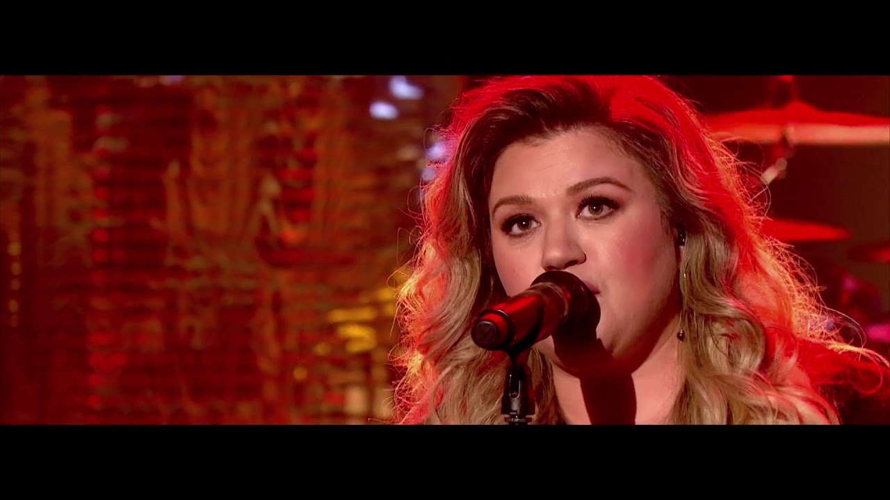 Kelly Clarkson Love So Soft Live on The Graham Norton Show 10-11-17