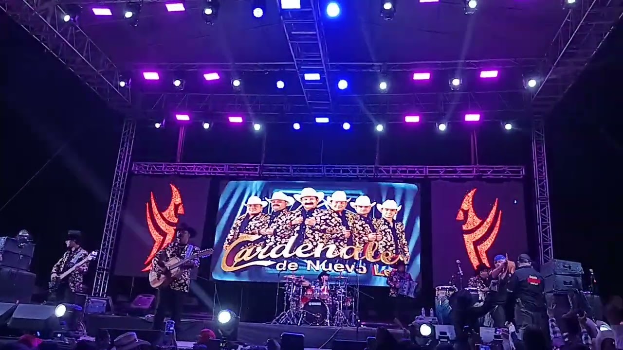 Popurrí cardenales de nuevo león desde la feria de San Felipe Orizatlan Hidalgo 