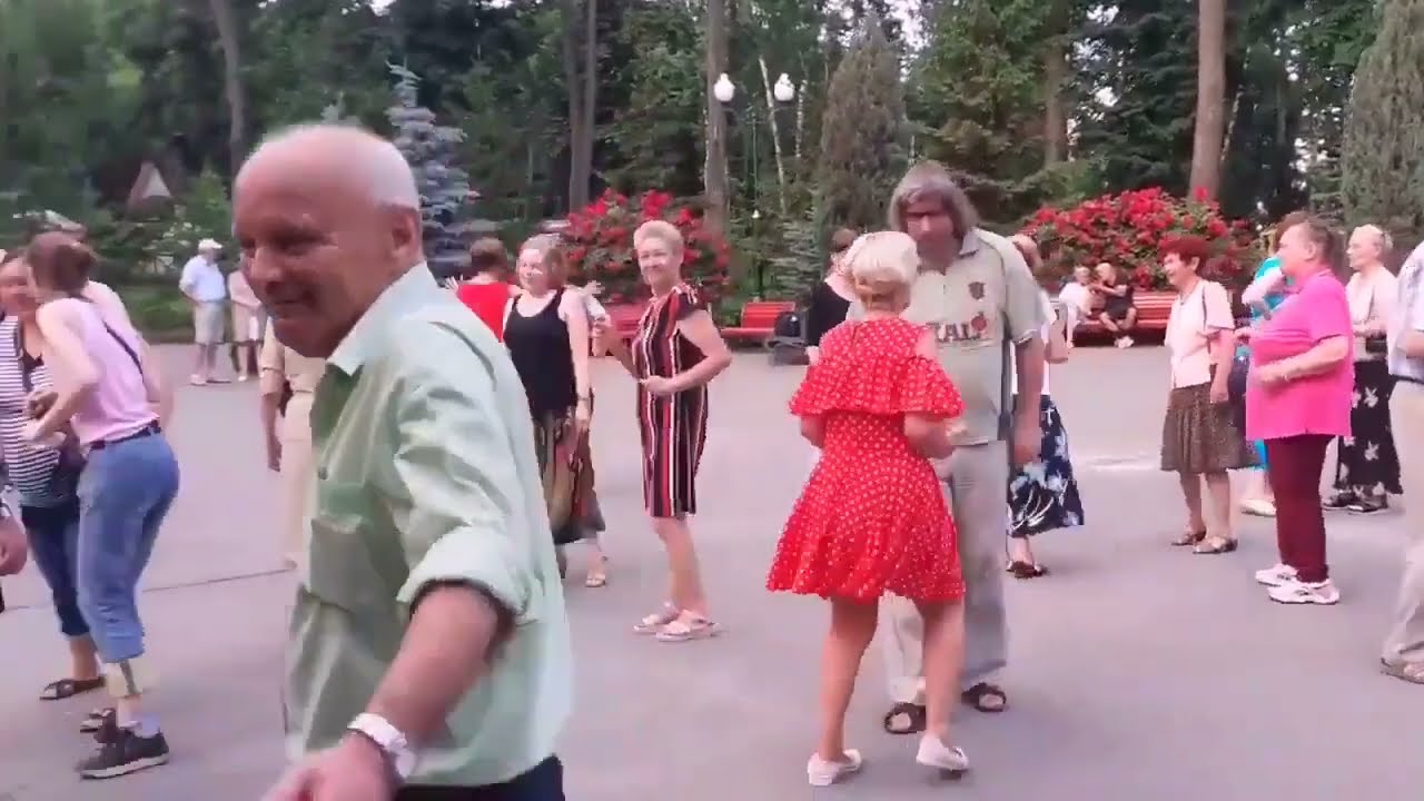 А ЛЕТО ЦВЕТА НЕБА! ТАНЦЫ ХАРЬКОВ 2021 #music #retrodancing