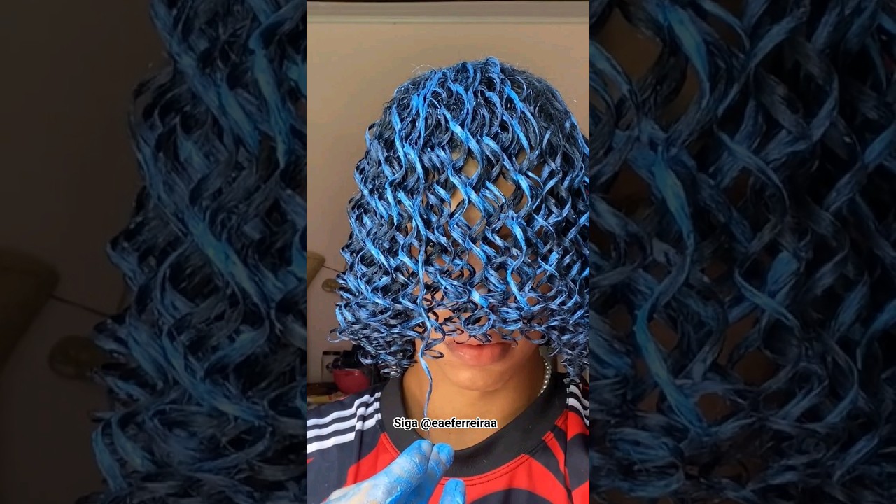 PINTANDO CABELO CACHEADO DE AZUL COM M&Aacute;SCARA | P&ocirc;r @eaeferreiraa