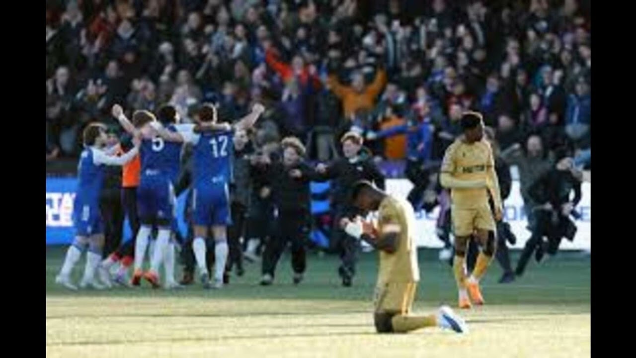 When the Seagulls Follow the Trawler - The EPL Show 15 Jan 2026