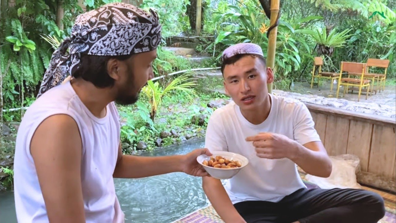 Rintik Hujan, Saung Bambu, dan Campedak yang Kami Nikmati Bersama