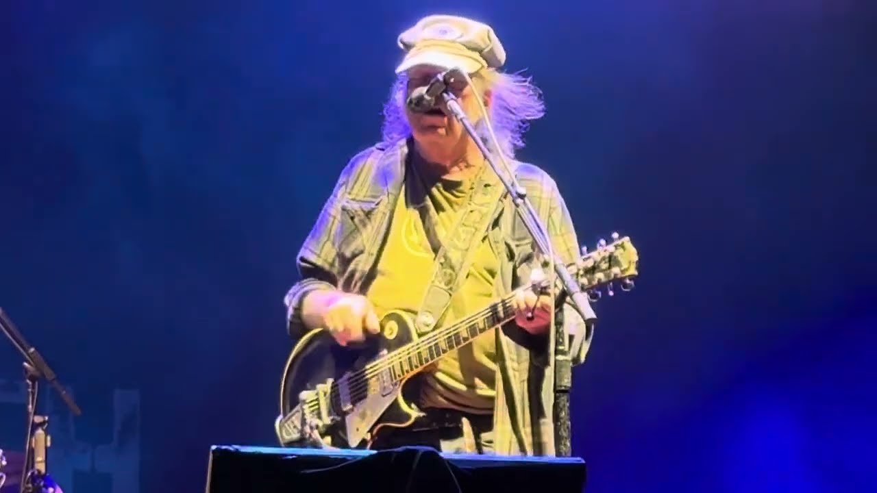 Neil Young & The Chrome Hearts - Like a Hurricane - 26/06/2025 - Dublin, Ireland