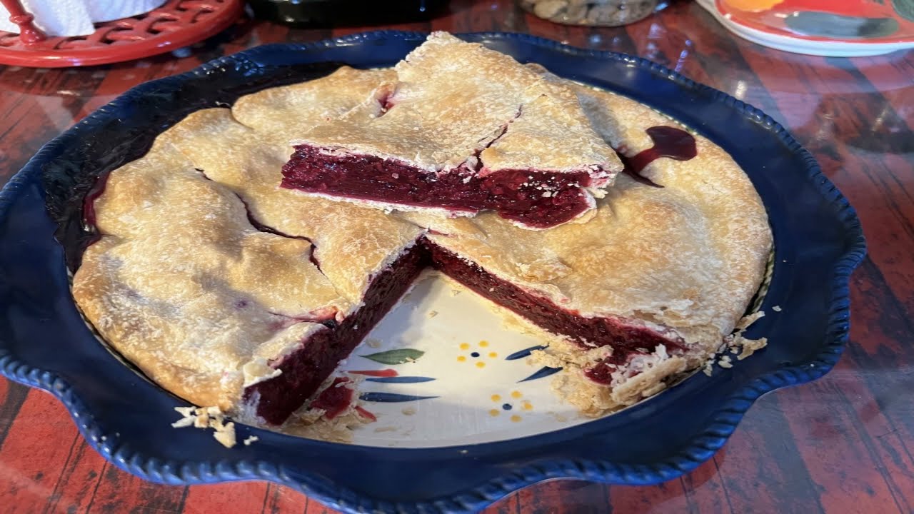 Harvesting Marionberries and Making A Pie