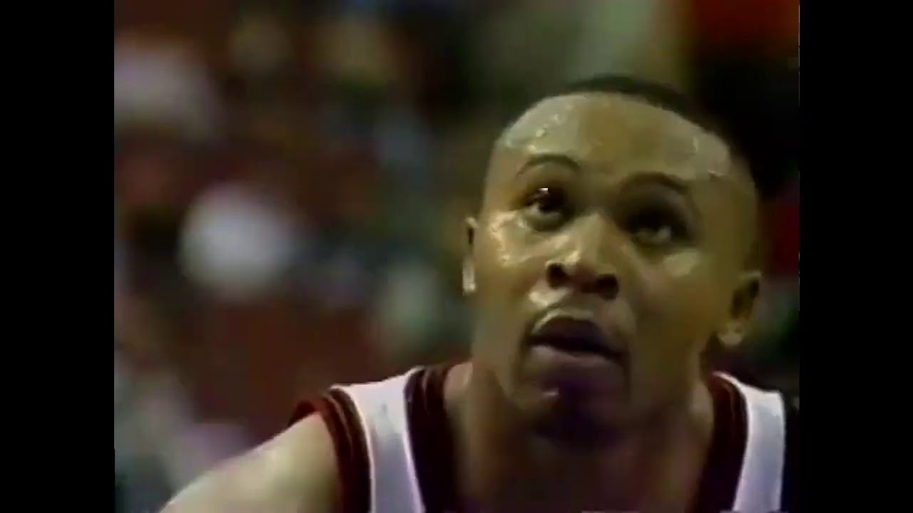 Clarence Weatherspoon 19 Points Vs. Hawks, 1997-98.