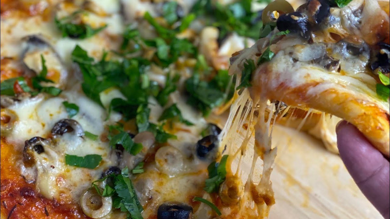 بيتزا لذيذة وحلوة  احلى من الجاهزة وباقل التكاليف .