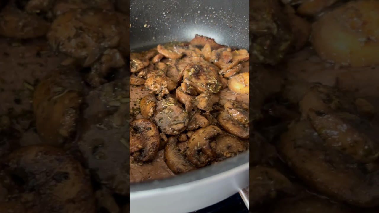 🥩🍄&zwj;🟫 #cookwithme #food #steak #mushroom #cooking #foodie