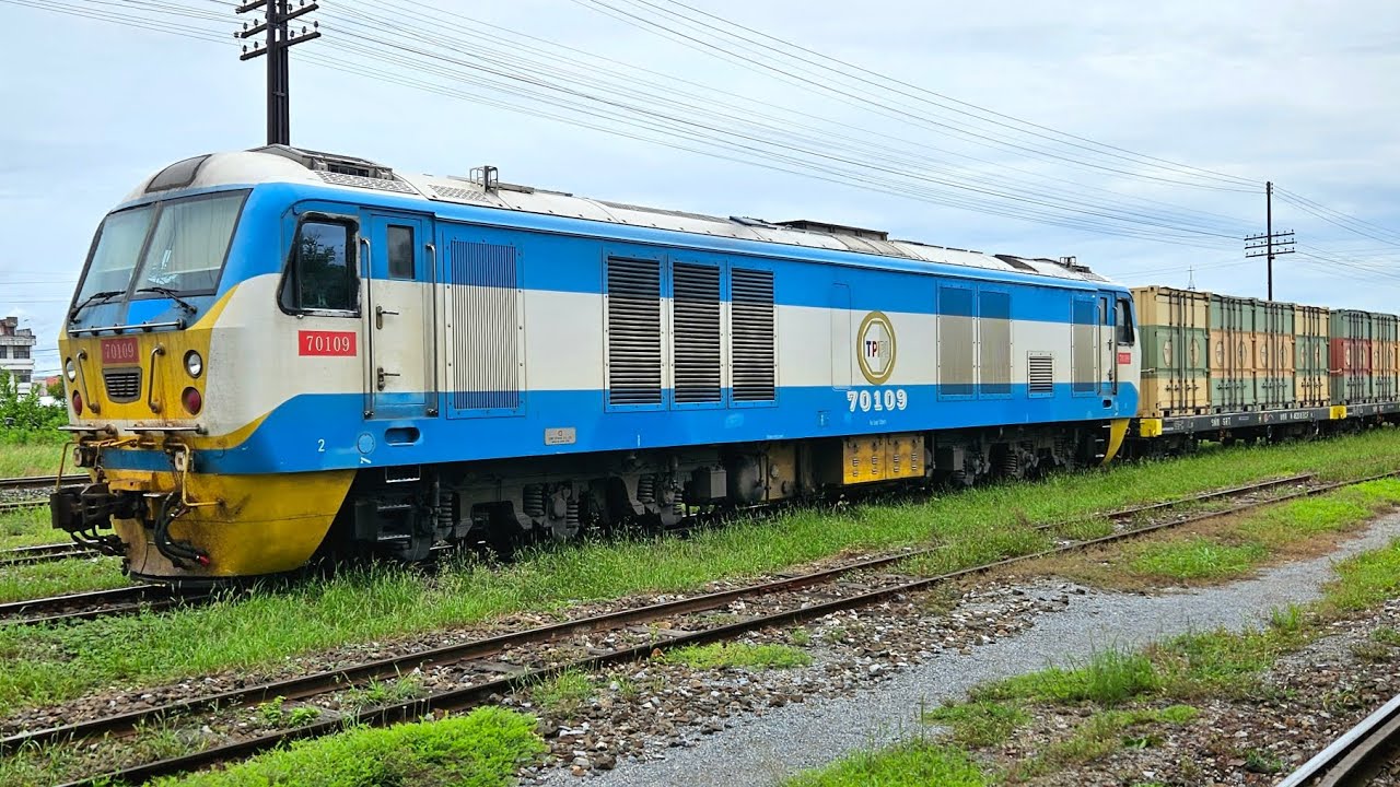 Bangkok to Nakhon Ratchasima by QSY with along the route locomotives and structures.