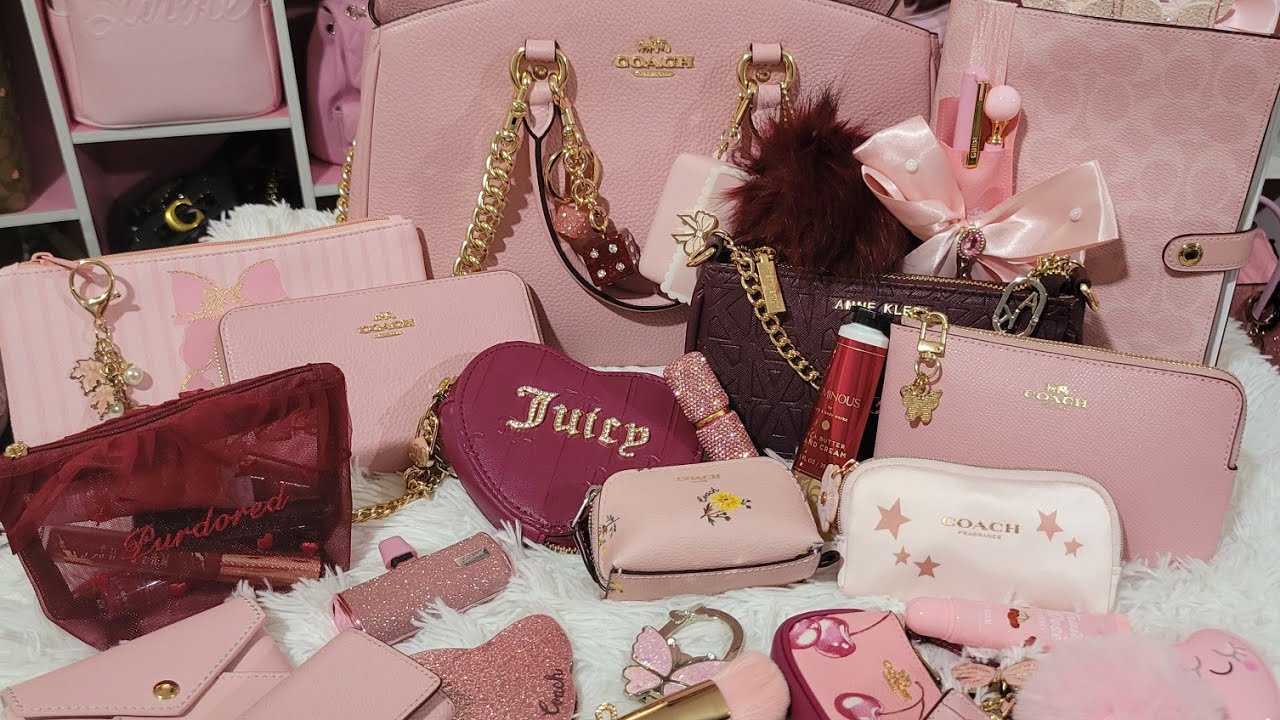 Pack My Bag With Me 🎀💗🎀ASMR 