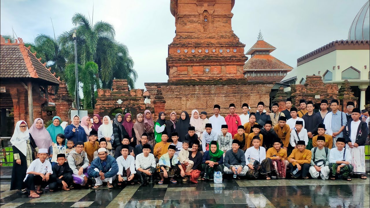 PONPES PUTRA/I MIFTAHUL HIDAYAH  KP GEDE, GUNUNG BUNDER 2 PAMIJAHAN BOGOR ZIARAH CIREBON DEMAK KUDUS