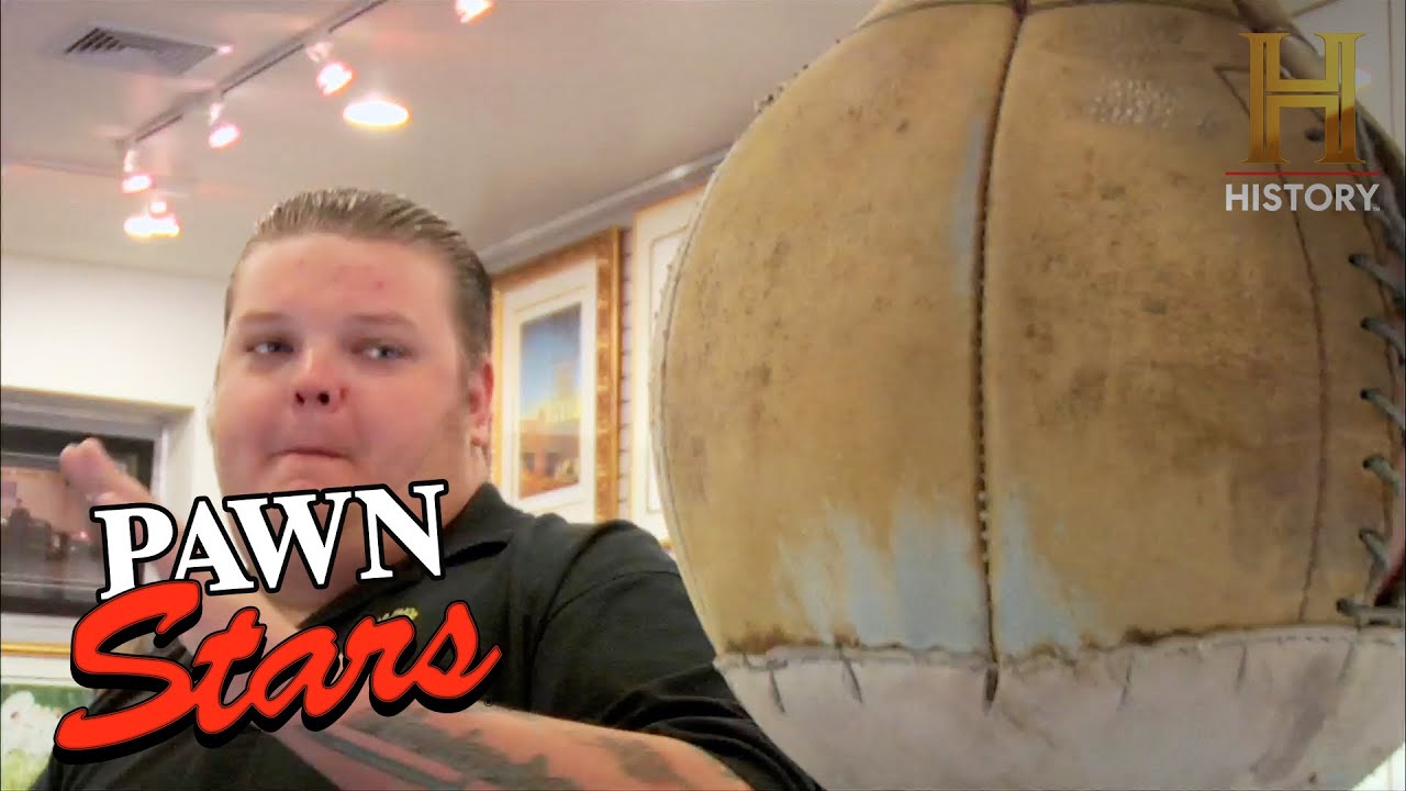 KNOCKOUT Deal for Antique Punching Bag Game (Season 3) | Pawn Stars
