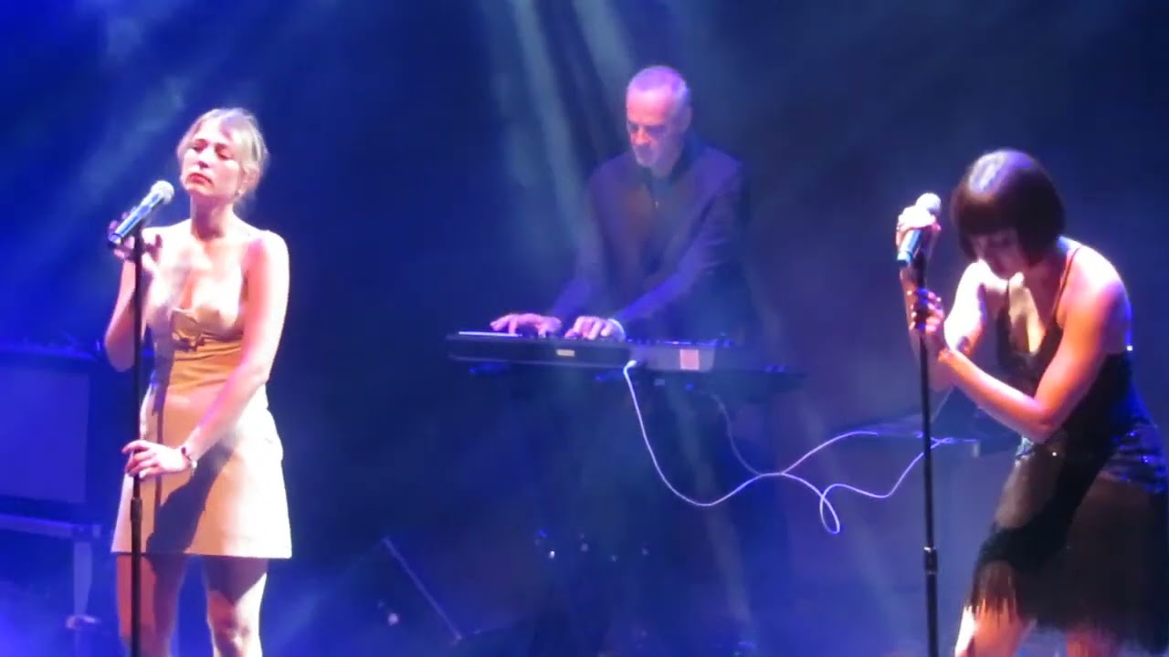 nouvelle vague @ circo voador: people are people