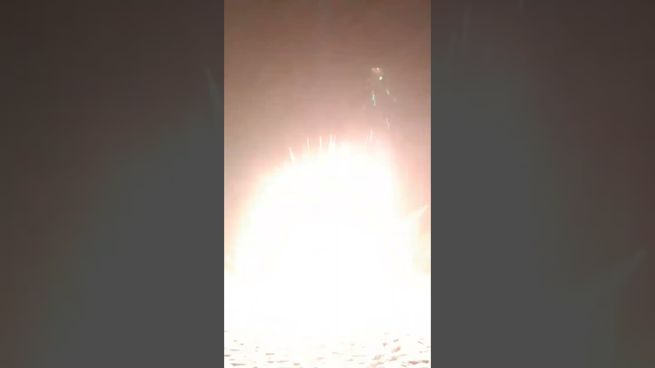 #fyrverkeri #fireworks #pyroextrem #firebomb #fyrefestival #experiment #boomfire #boom #pyrotecnic