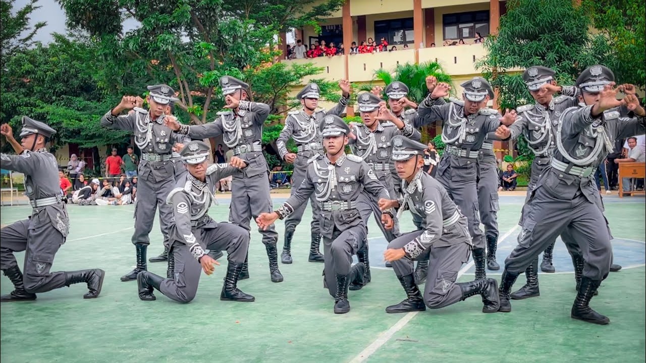 JUARA UTAMA 2 PASKIBRA SMPN 1 BANYUSARI C AT LKBB LOKASI 21
