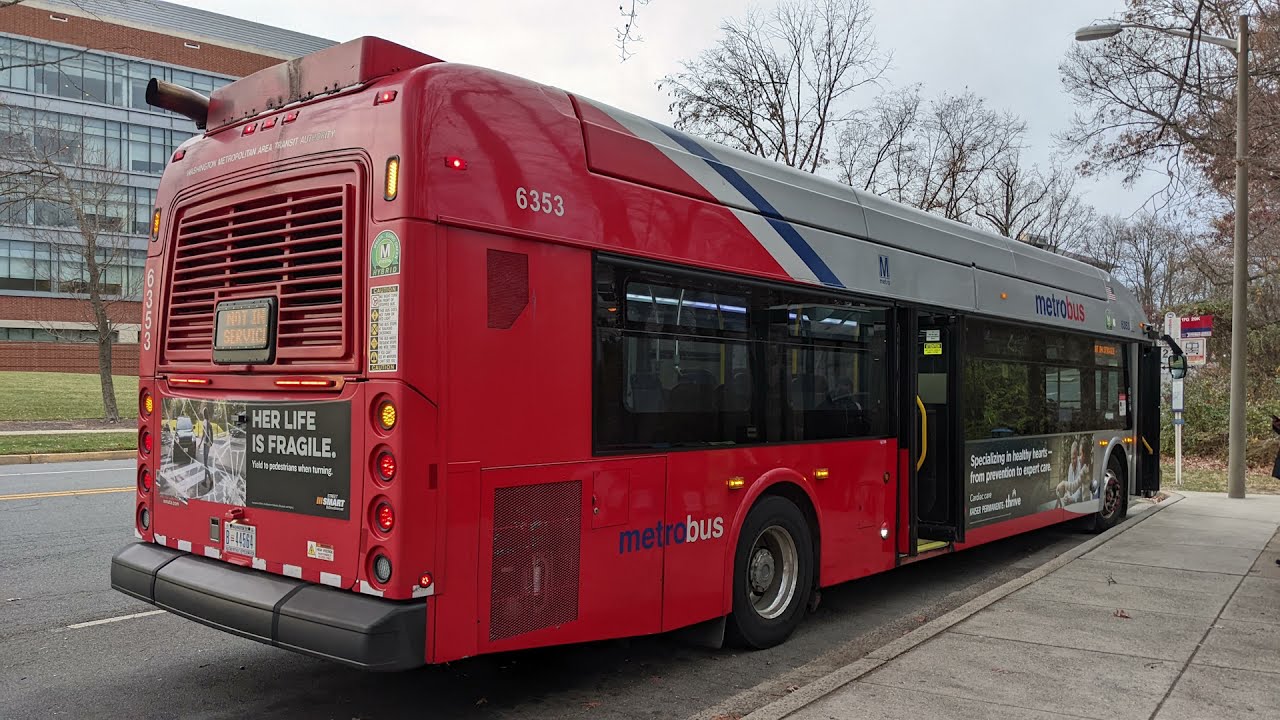 (Retired) WMATA Metrobus 2008 New Flyer DE40LFA #6352 on Route 17G