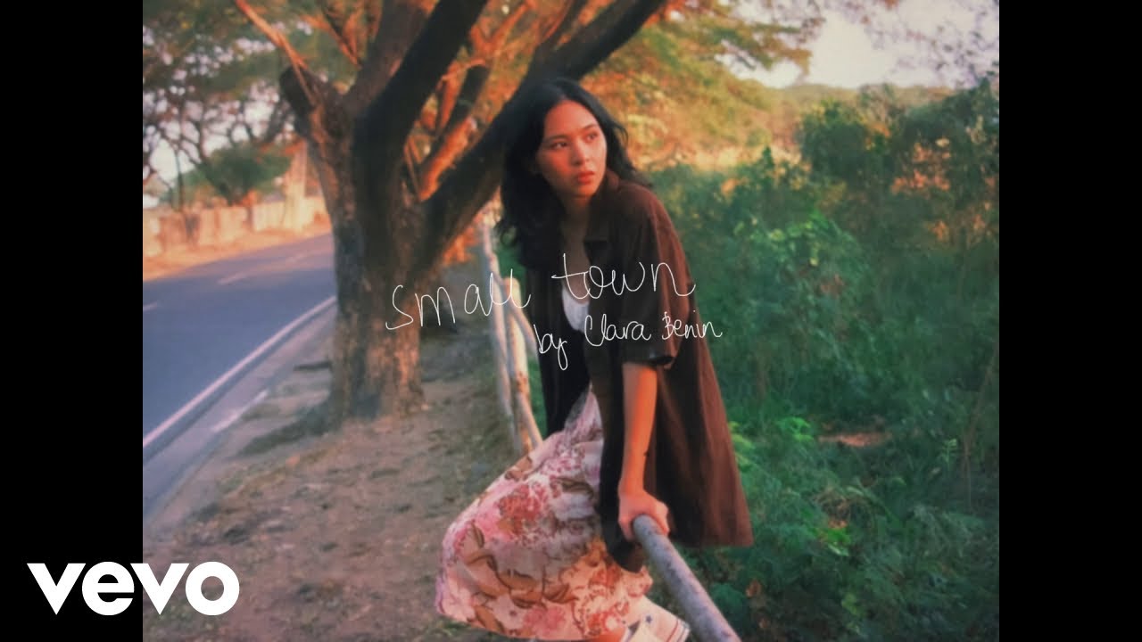 Clara Benin - small town (Official Lyric Video)