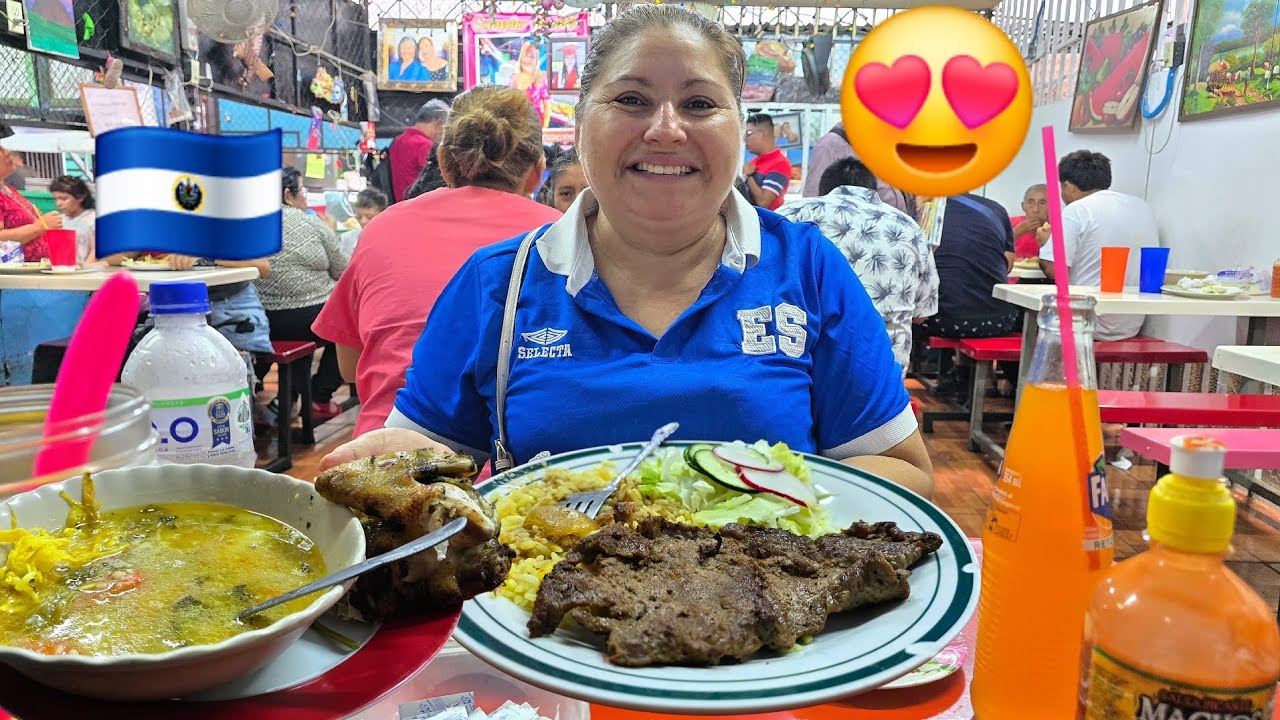 ¿Comer bien con poco dinero? ¡Almorzando en el mercado!🇸🇻