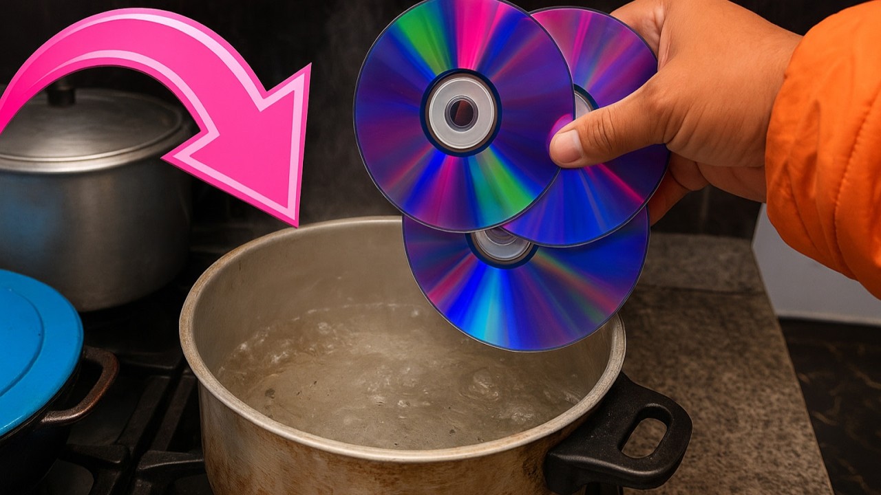 Mira lo que pasa al meter CDs en AGUA CALIENTE | Te Sorprenderas