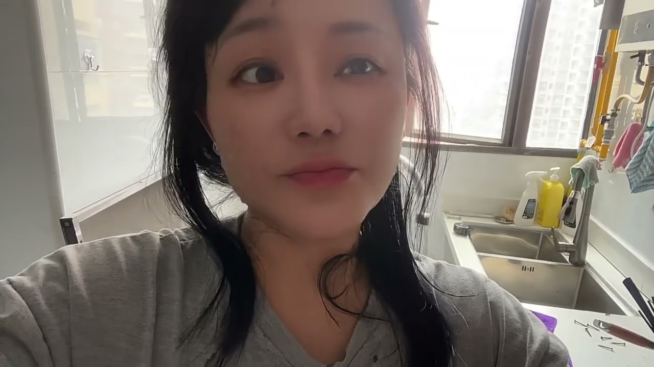 洗完纱窗回香港，感恩亲人朋友的惦记和关爱，收到很多礼物感谢
