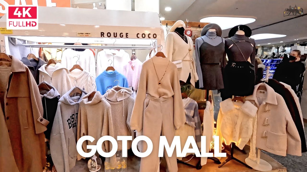 Korean Winter Fashion 2023 At Gangnam Underground GOTO Mall Seoul Korea 한국 강남 2023 고투몰 지하상가 겨울 패션