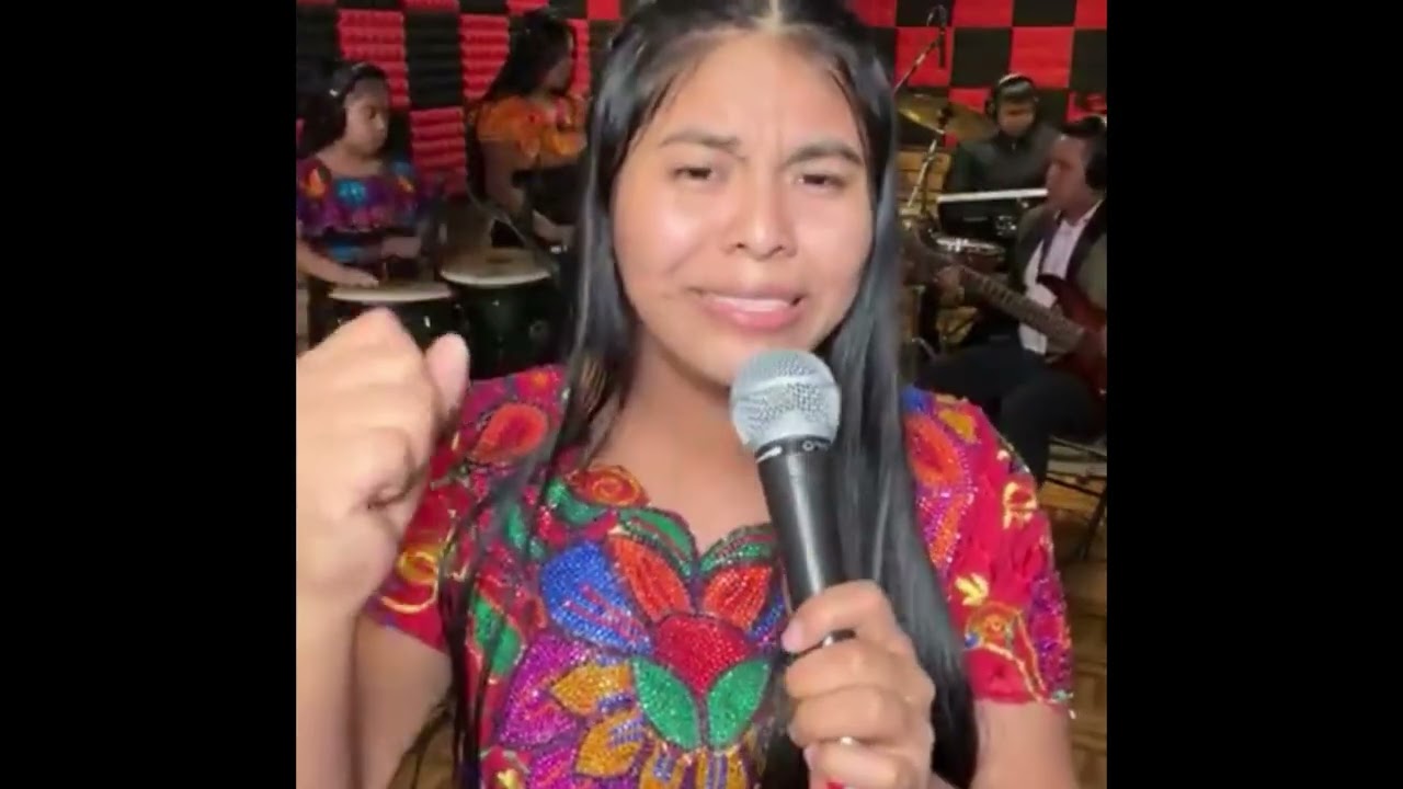 Solista Carina Pérez Ramos —— tengo gratitud en mi corazón…..#alabanzas #compartan
