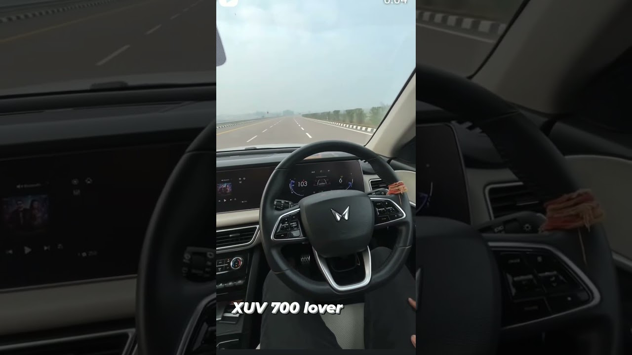Mahindra XUV 700 autopilot mode drive on highway 