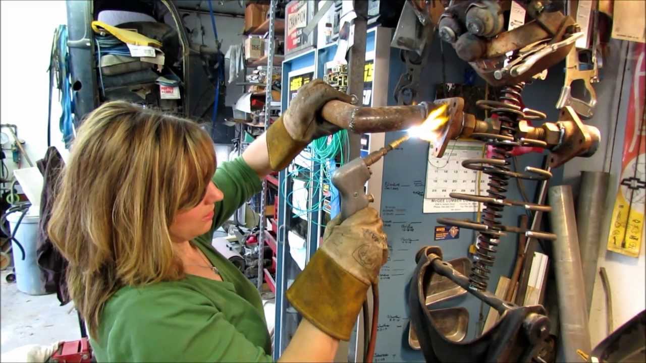 mrshevyshevy works on her sculpture