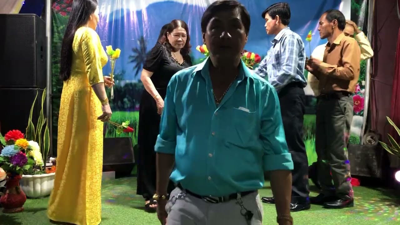(Tc) Bóng Người Cùng Thôn : Anh Liêm & Chị Út 