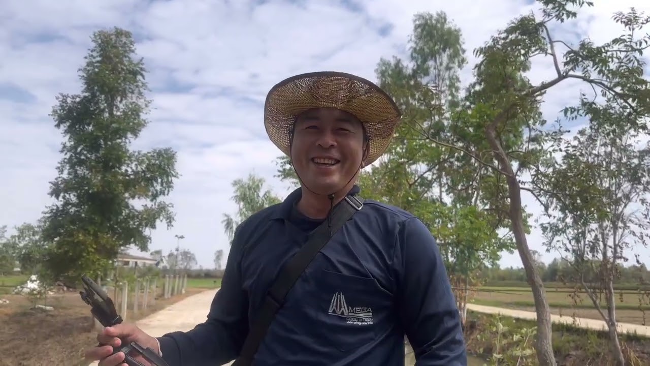 คลิปนี้ธิดาลาวกับพี่ไอ้ซ์และศิษย์พี่พากันทำอะไร