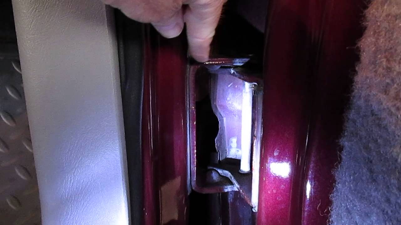 1999 Chevy Tahoe Door Hinge Problem and Repair