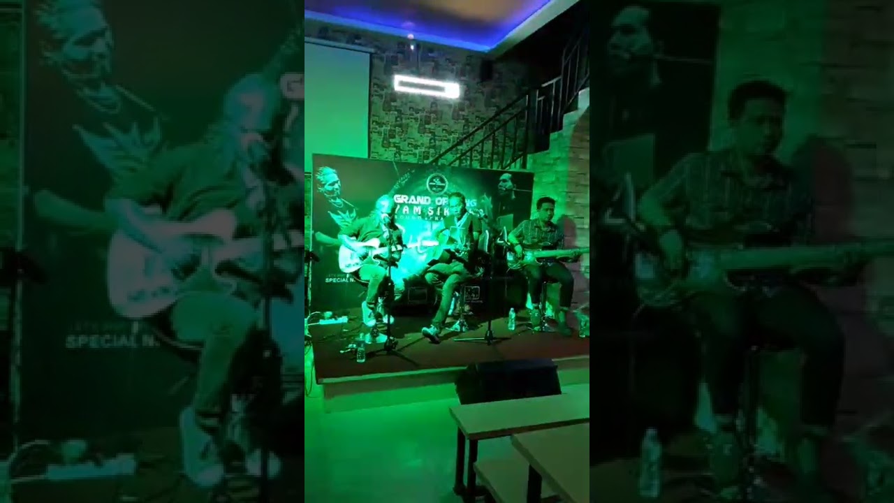 live music at cafe sikribo & coffee breaks pontianak