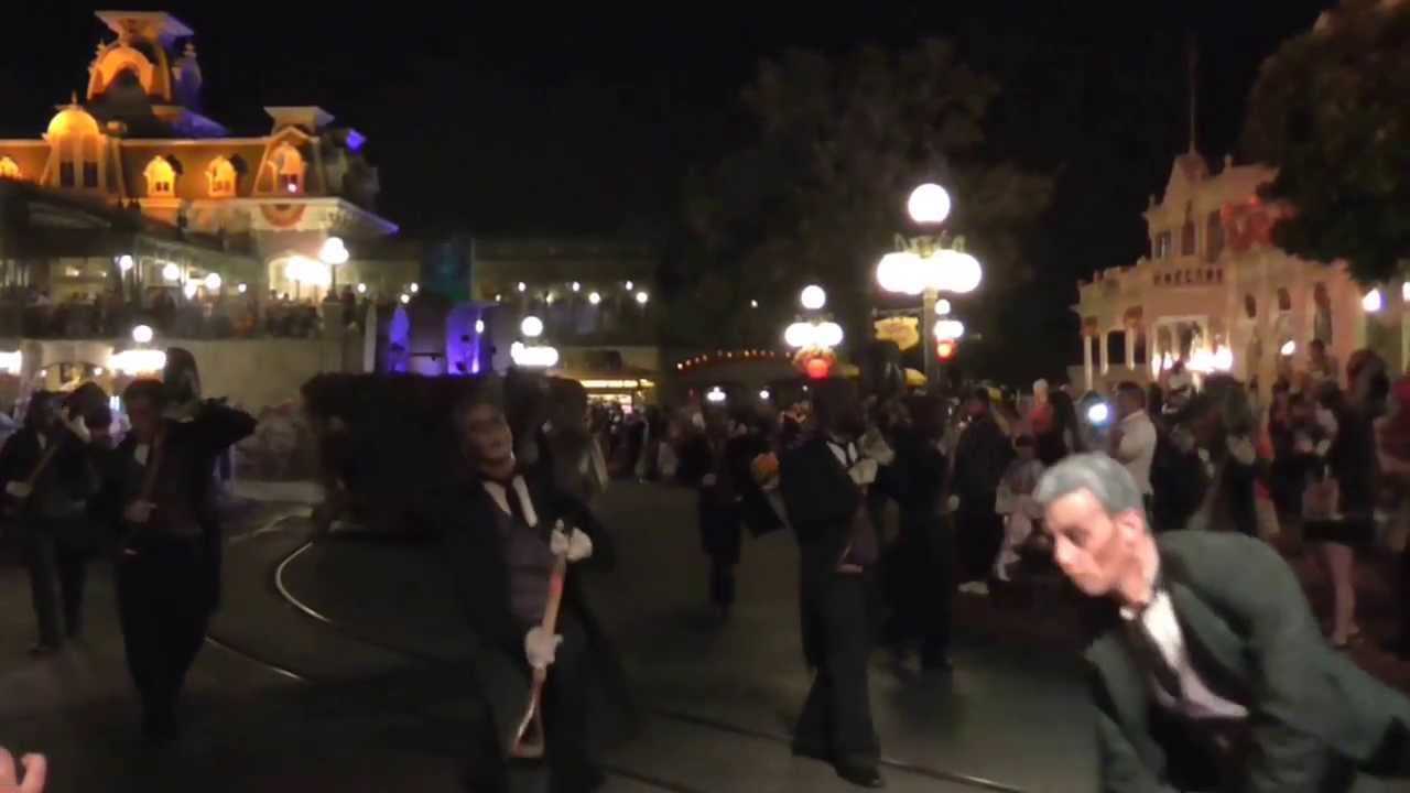 DISNEY'S BOO TO YOU PARADE