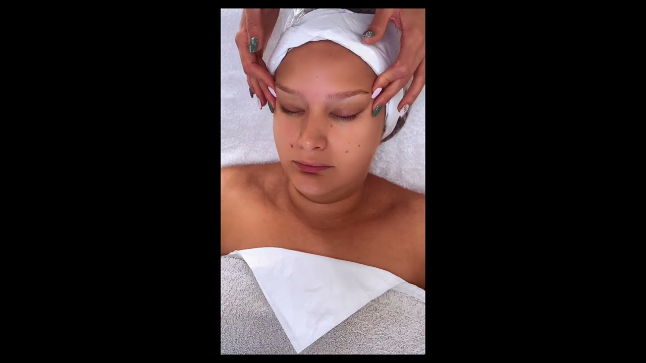 Soin visage: modelage visage cou d&eacute;collet&eacute; CAP Esth&eacute;tique
