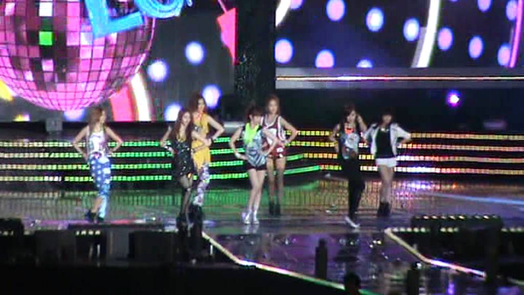[FANCAM] [2012년05월12일 - 드림콘서트] ZEA + T-Ara - Lovey Dovey.MPG