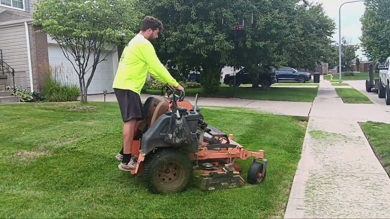(OLD) Extremely Loud & lower pitched 2023 Scag V-Ride II 48'' in action (7-16-25)
