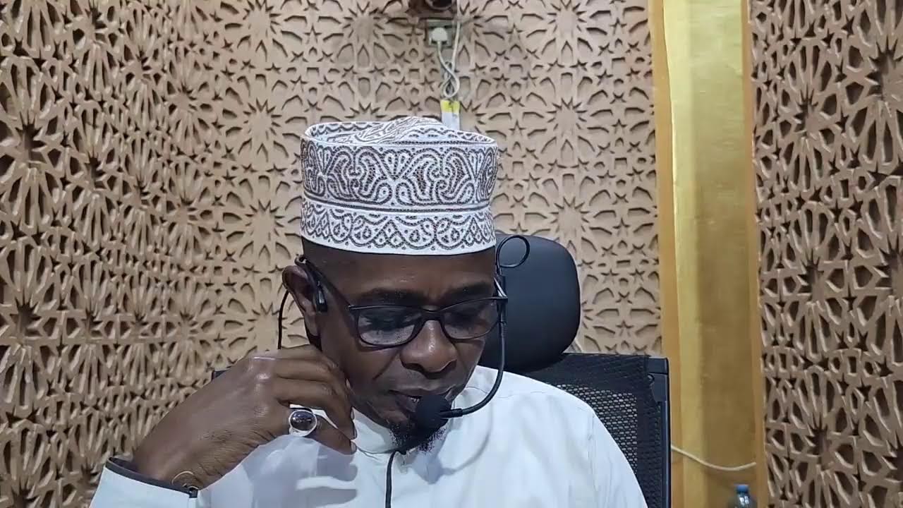 SIO KILA ANAE KUTUKANA WAFAA KUMJIBU.