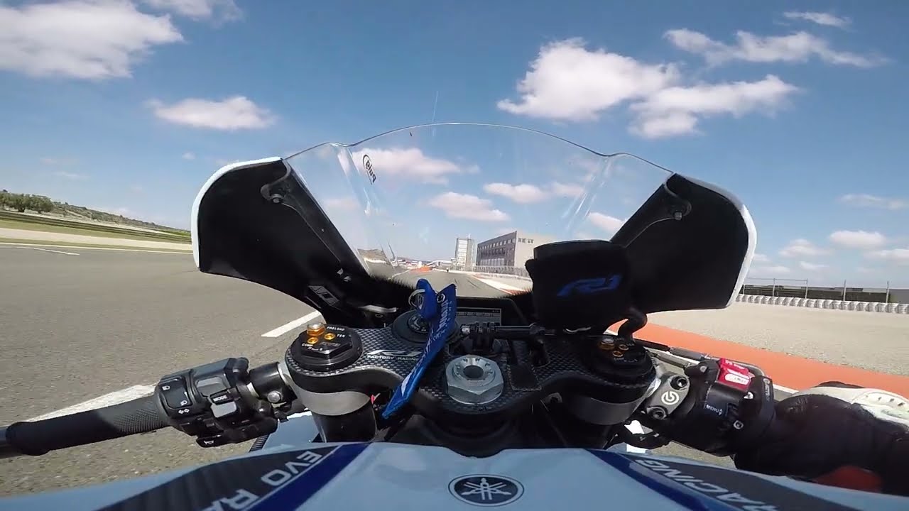 YAMAHA R1 ON BOARD CIRCUITO DE CHESTE