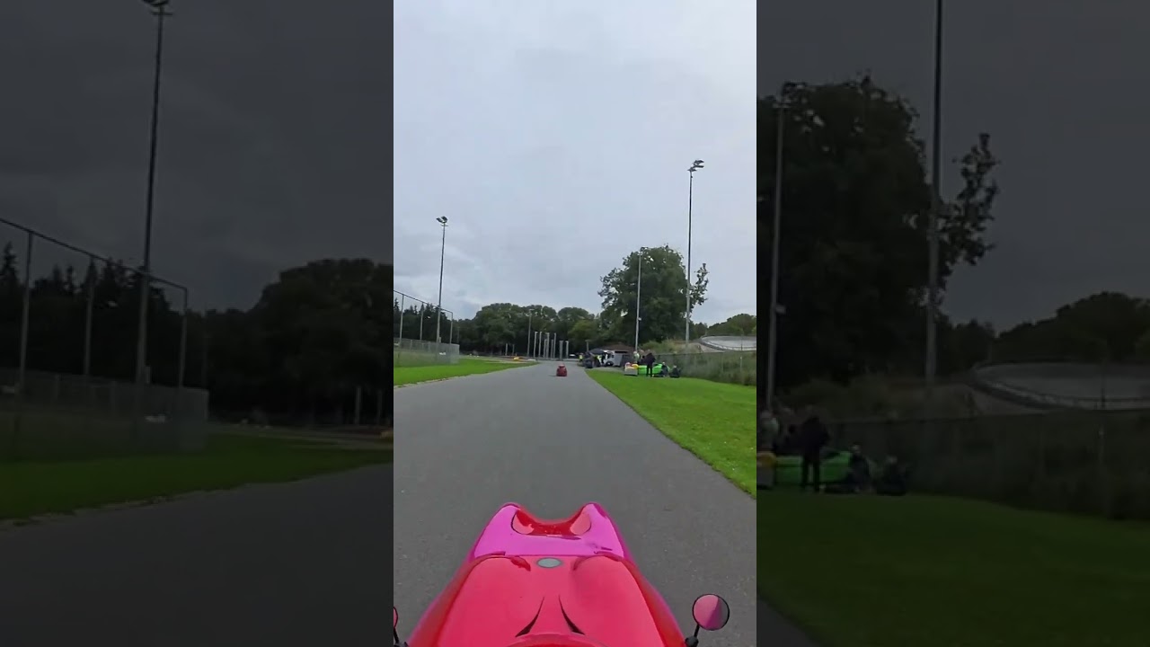 Arend jan doet even de velomobiel wheelie