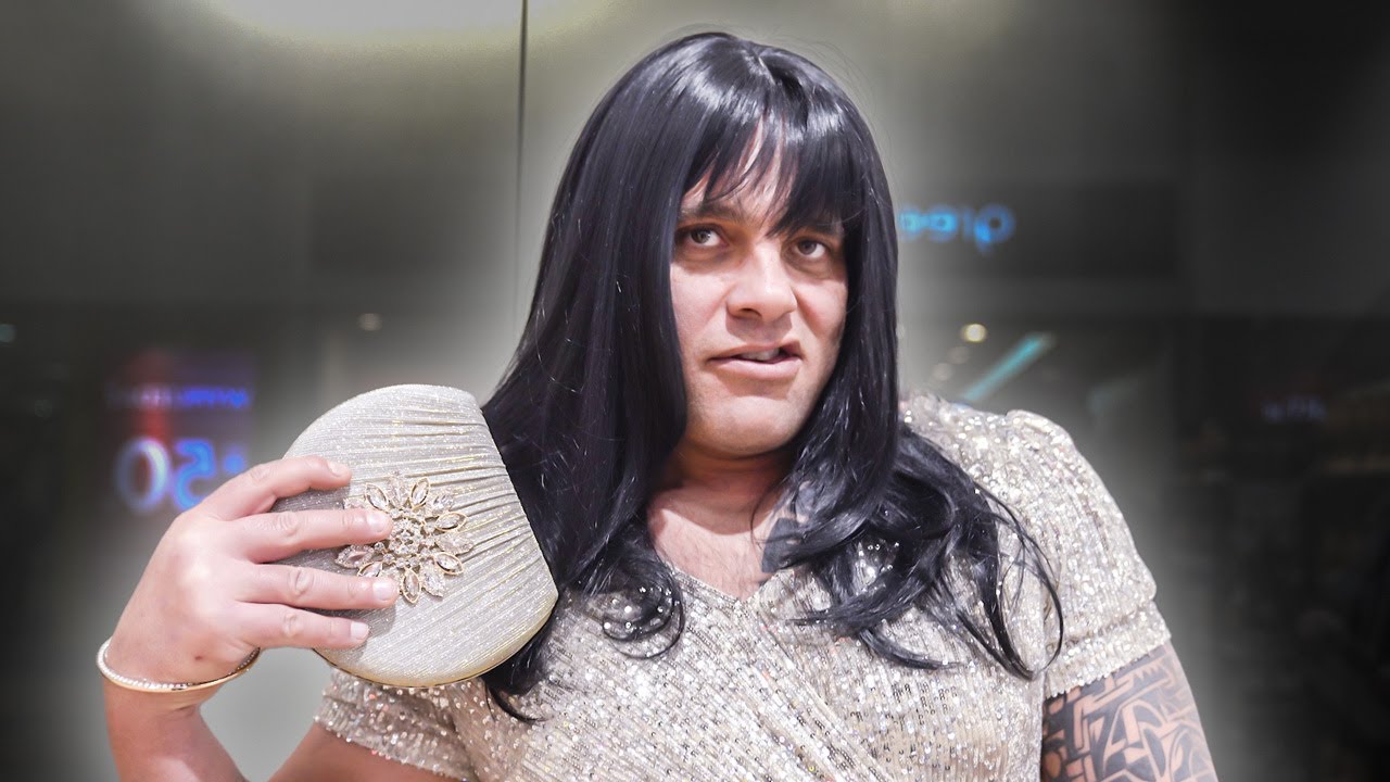 ABUS SIĘ PRZEBRAŁ ZA KOBIETĘ...